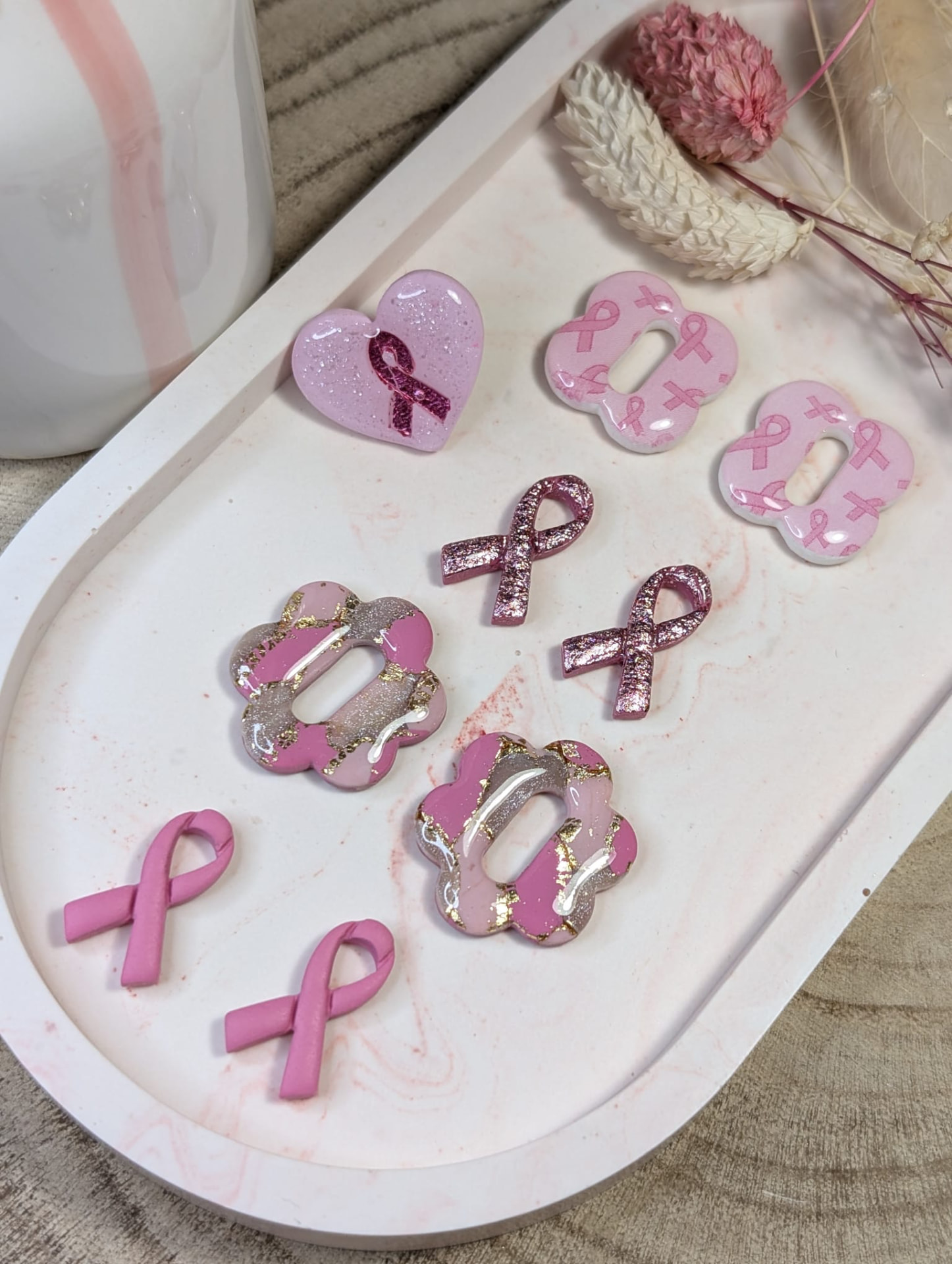 Collection de bijoux délicats aux couleurs d'Octobre Rose par Léa