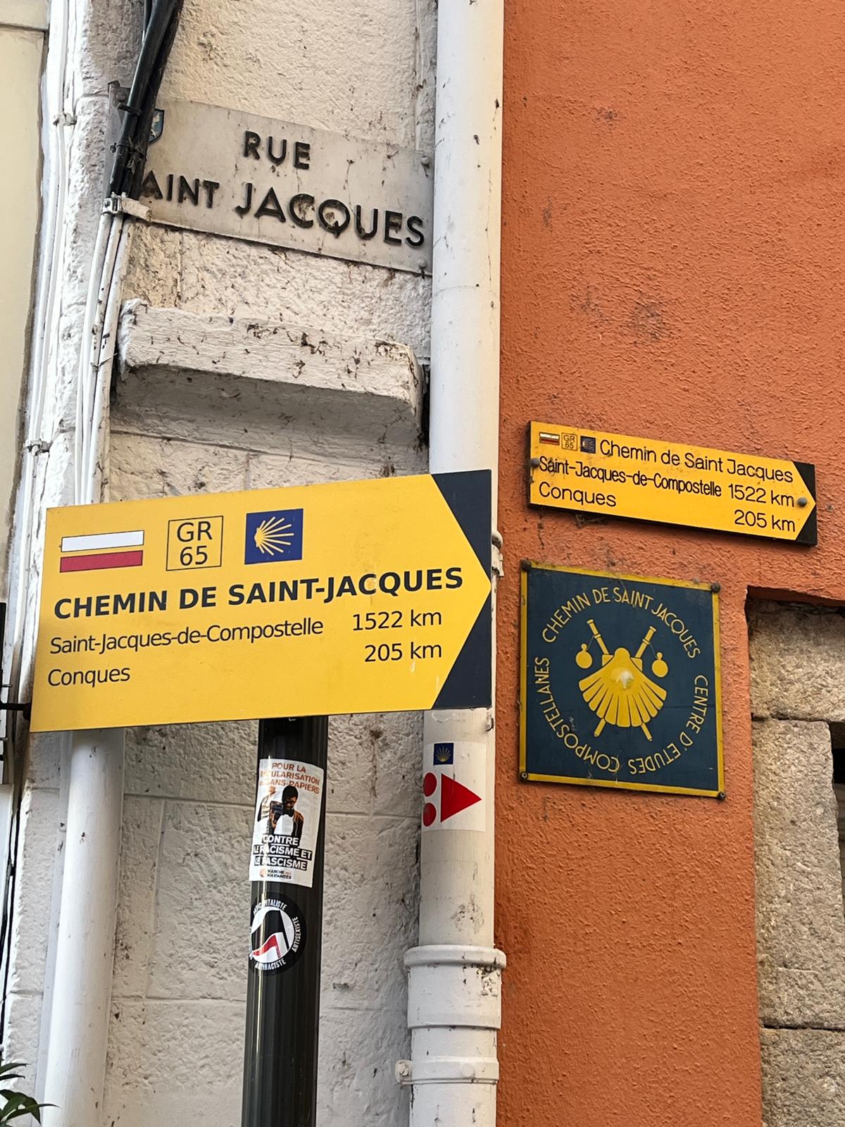 Panneaux Rue Saint-Jacques et Chemin de Saint-Jacques au départ du Puy-en-Velay